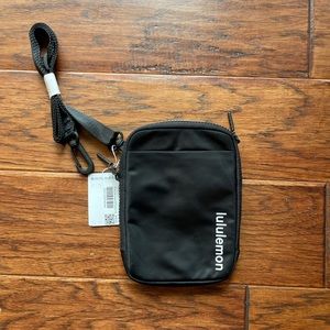 Lulu Lemon crossbody pouch bag